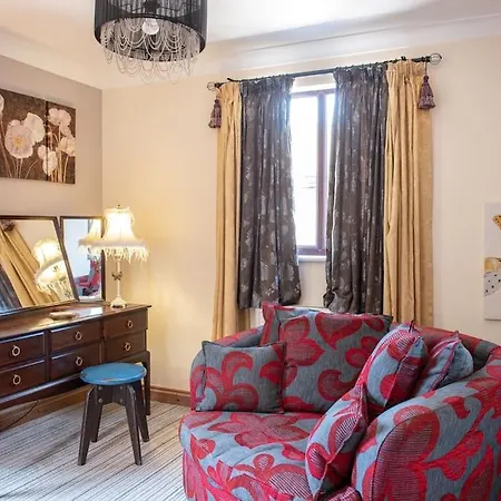 Wild Oats 2, Yellowtop Country Park Vila Selby