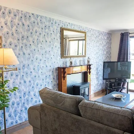 Wild Oats 2, Yellowtop Country Park Vila Selby