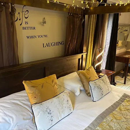 Wild Oats Lodge 2 - Yellowtop Country Park- Hot Tub - Yorkshire Villa *