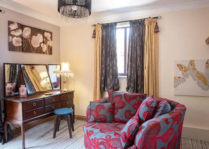 Wild Oats Lodge 2 - Yellowtop Country Park- Hot Tub - Yorkshire Villa Selby