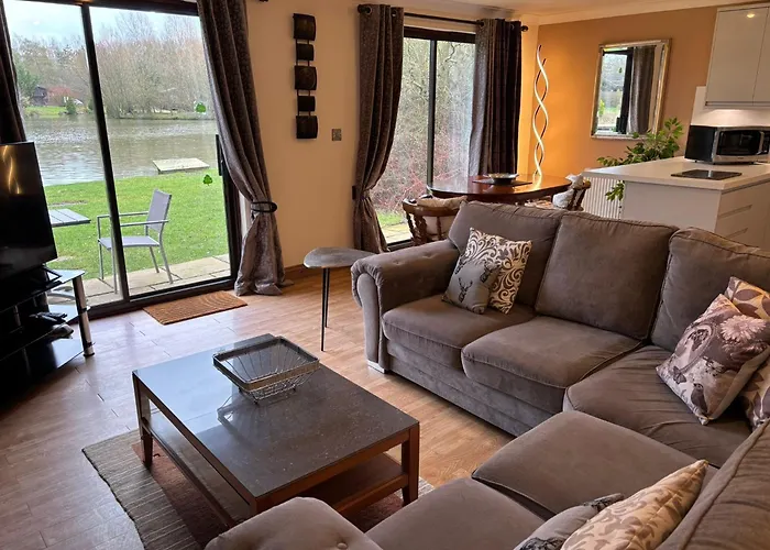 Wild Oats Lodge 2 - Yellowtop Country Park- Hot Tub - Yorkshire