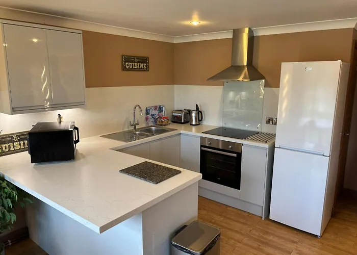 Wild Oats Lodge 2 - Yellowtop Country Park- Hot Tub - Yorkshire Selby